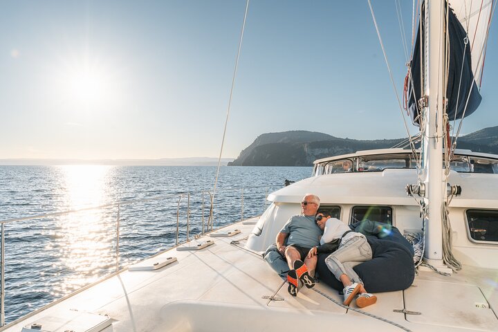 Luxury Sailing - Māori Rock Carvings - Taupo Sailing Adventures