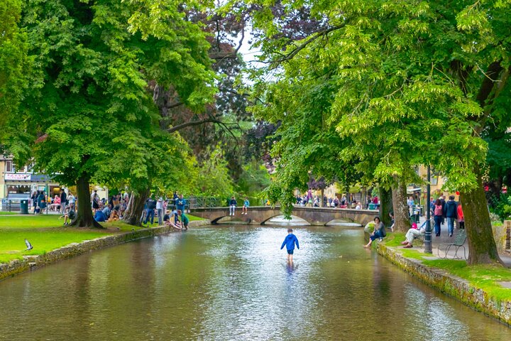 Cotswolds in a Day Tour from Moreton-in-Marsh / Stratford-on-Avon