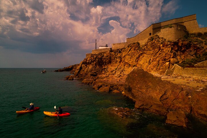 Two-Hour Guided Sea Kayaking Tour in Sete