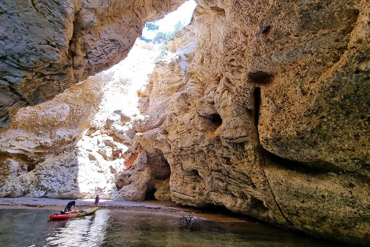 Shared boat tour in Vieste with bathing stop