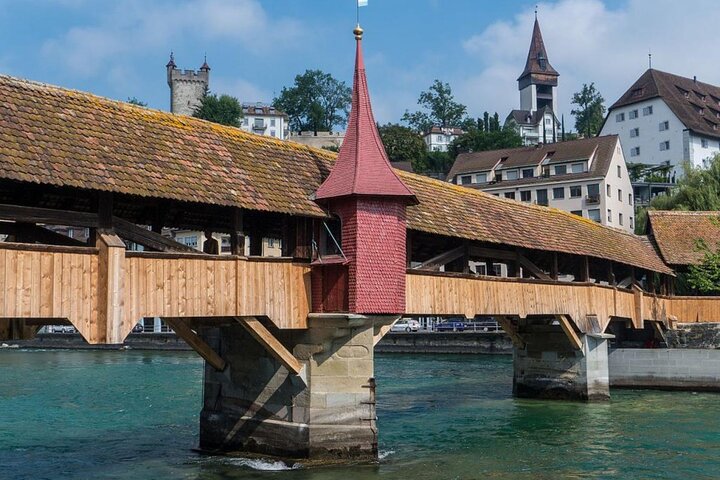 From Bern: Premium Panoramic train, Lucerne & Interlaken Alps