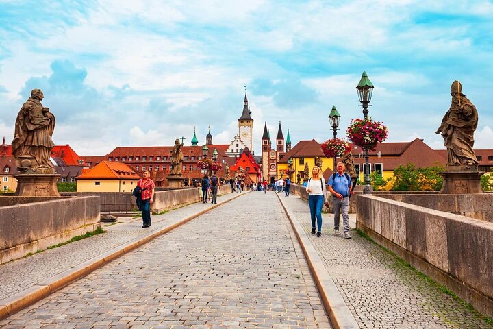 Hello Würzburg: Private 2-Hour Intro City Walk with Local Guide