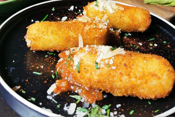 Chester Food Tour: Unique Food With Drinks & Sightseeing