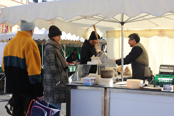 Private Farmers Market Tour and Home Cooking Class in Cologne