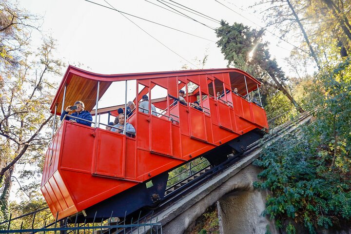 Cable Car, Funicular and Sightseeing Bus in Santiago one day