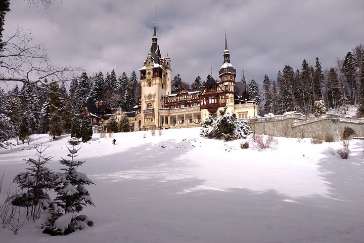 From Brașov Bran Castle, Peleș, Cantacuzino and Sinaia