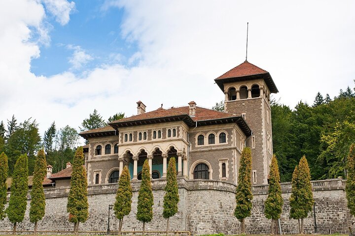 From Brașov Bran Castle, Peleș, Cantacuzino and Sinaia