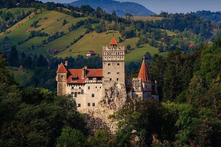 From Brașov Bran Castle, Peleș, Cantacuzino and Sinaia