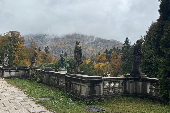 From Brașov Bran Castle, Peleș, Cantacuzino and Sinaia