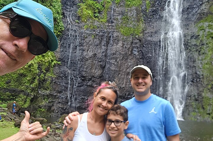 Small Group Shared Tahiti Circle Island Waterfalls and Views