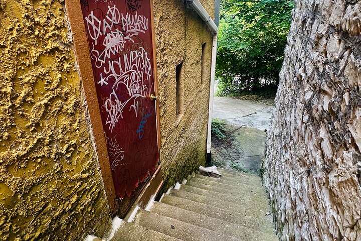 70-Minute Guided Downtown Eureka Springs Walking Tour