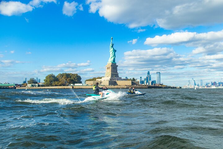 Statue of Liberty and Brooklyn Bridge Jet Ski Tour of New York
