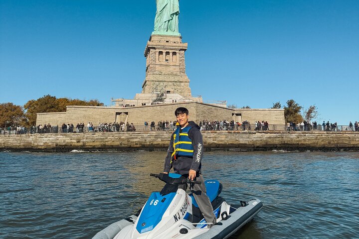 Statue of Liberty and Brooklyn Bridge Jet Ski Tour of New York