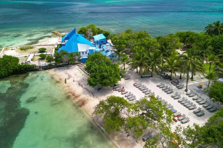 Cartagena's Rosario Islands 5-Site Boat Tour with Lunch & Snorkel