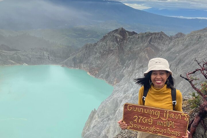 East Java Tours: 3 Days Mount Bromo & Mount Ijen Crater Tour start from Surabaya