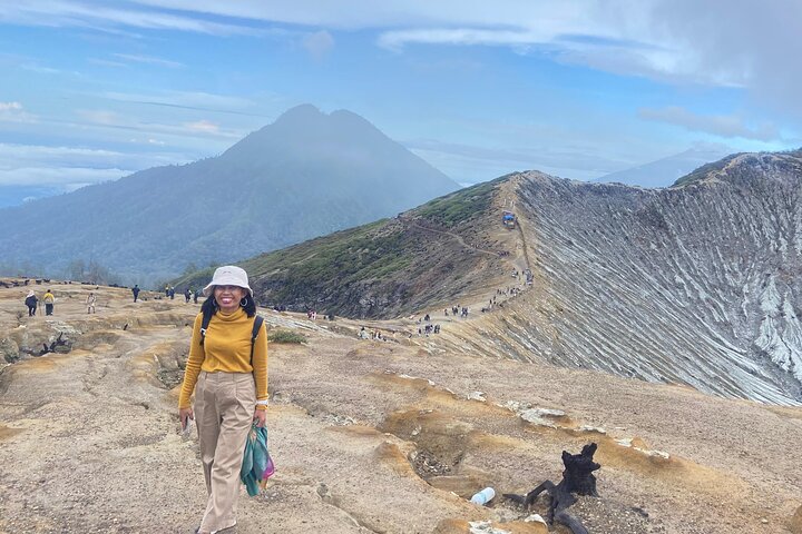 East Java Tours: 3 Days Mount Bromo & Mount Ijen Crater Tour start from Surabaya