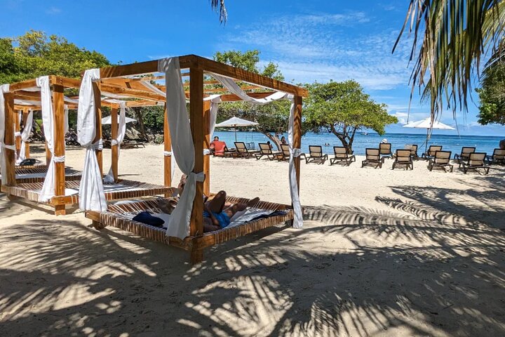 Cartagena 5 Island Hop Tour: Lunch, Snorkel, Beach Clubs, & More