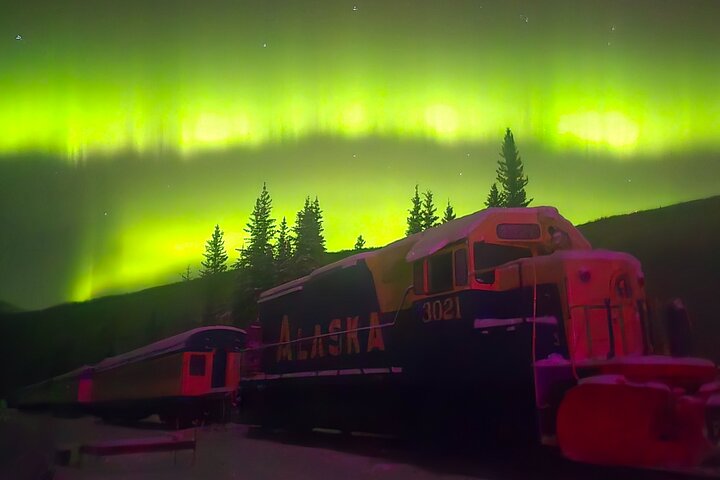 Fire & Ice: Chena Hot Springs, Ice Museum + Aurora Adventure