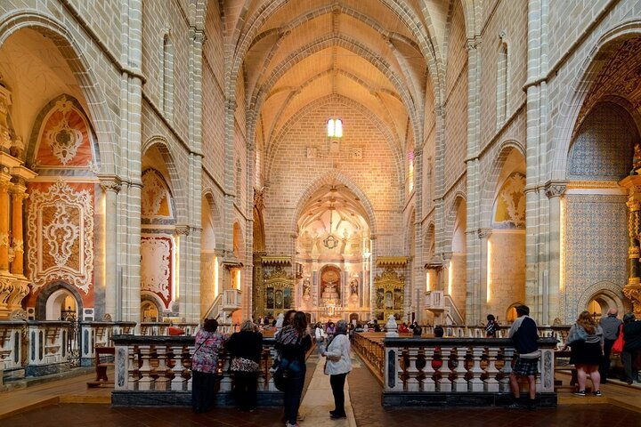Évora Walking Tour: Small Group Tour with Chapel of Bones Tickets