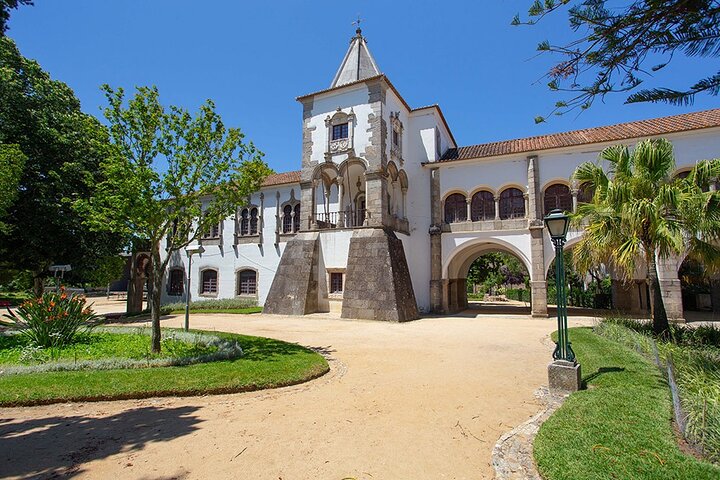 Évora Walking Tour: Small Group Tour with Chapel of Bones Tickets