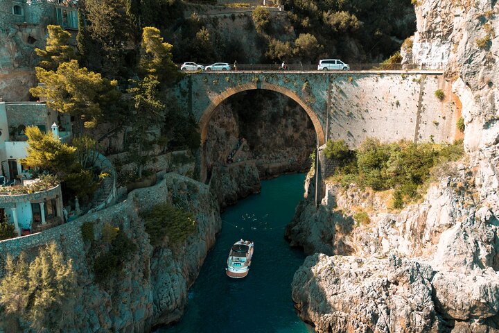 Small Group Amalfi Coast Boat Tour from Naples with Light Lunch