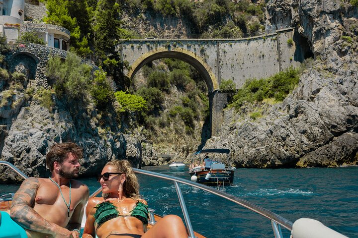 Small Group Amalfi Coast Boat Tour from Naples with Light Lunch