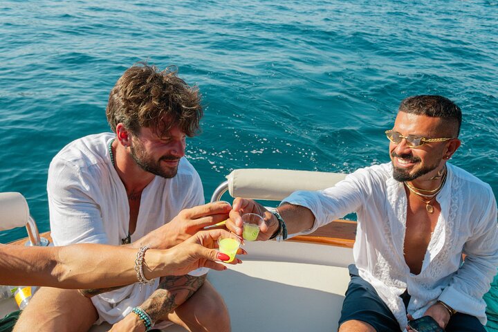 Small Group Amalfi Coast Boat Tour from Naples with Light Lunch