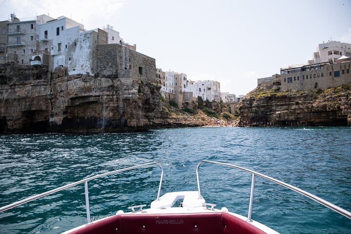Monopoli Shared 2.5-Hour Boat Experience with Local Aperitif
