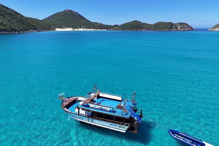 Two Floor Boat Tour with Toboágua Arraial do Cabo