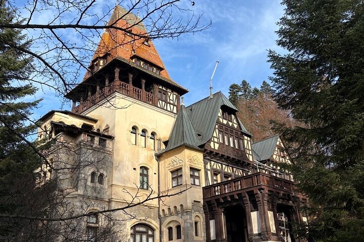 From Brașov Bran Castle, Peleș, Cantacuzino and Sinaia