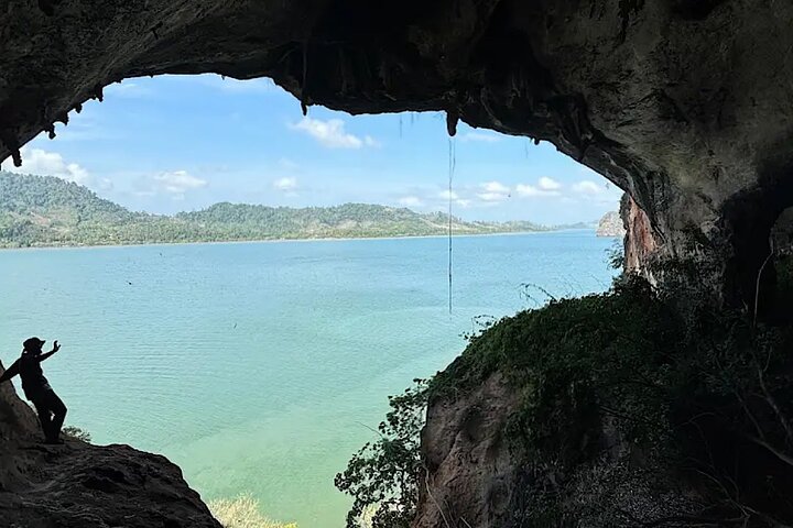 Ko Lanta Half Day Kayak to Talabeng Sea Cave and Mangrove Forest