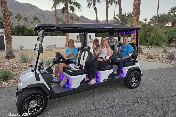 Explore Palm Springs Celebrity Homes in Style