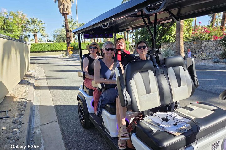 Explore Palm Springs Celebrity Homes in Style