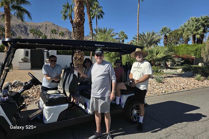 Explore Palm Springs Celebrity Homes in Style