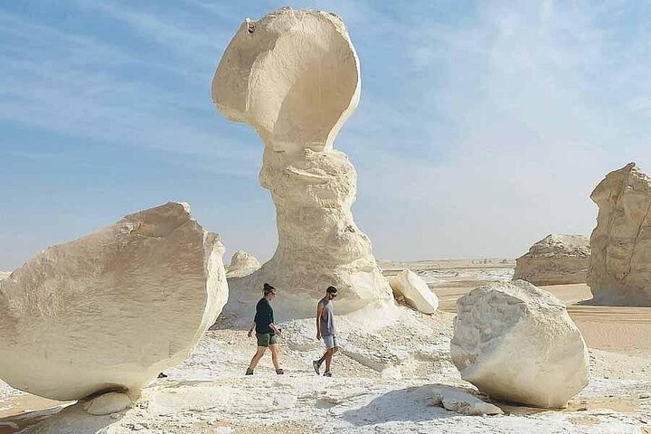2-Day Bahariya Oasis White and Black Overnight Camping Jeep Tour