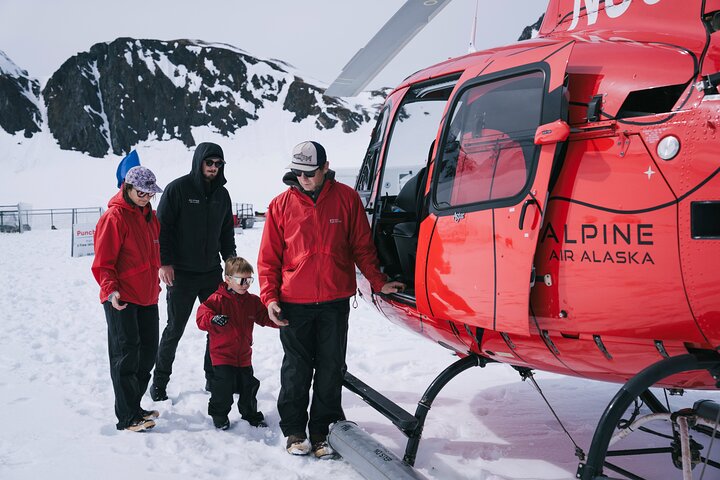 Anchorage Helicopter Glacier Dogsledding Tour