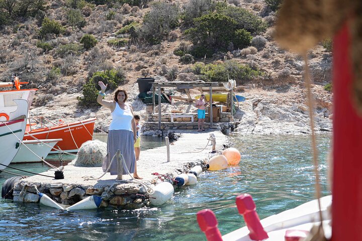 Naxos: Shared Traditional Boat Trip to Rina Cave from Panermos.