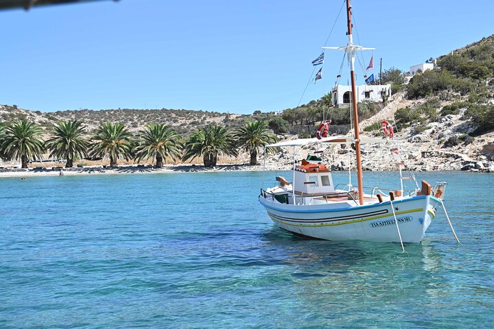 Naxos: Shared Traditional Boat Trip to Rina Cave from Panermos.
