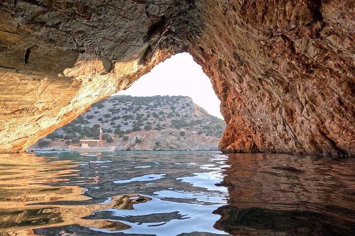 Naxos: Shared Traditional Boat Trip to Rina Cave from Panermos.