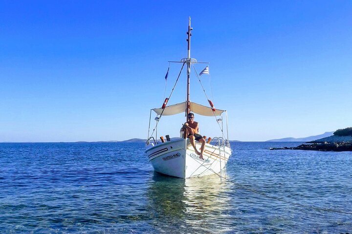 Naxos: Shared Traditional Boat Trip to Rina Cave from Panermos.