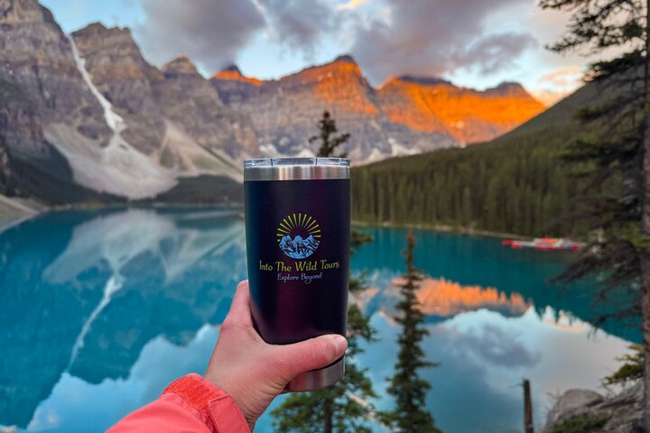 Moraine Lake Sunrise(2.5hrs)&Lake Louise(2hrs) from Canmore/Banff