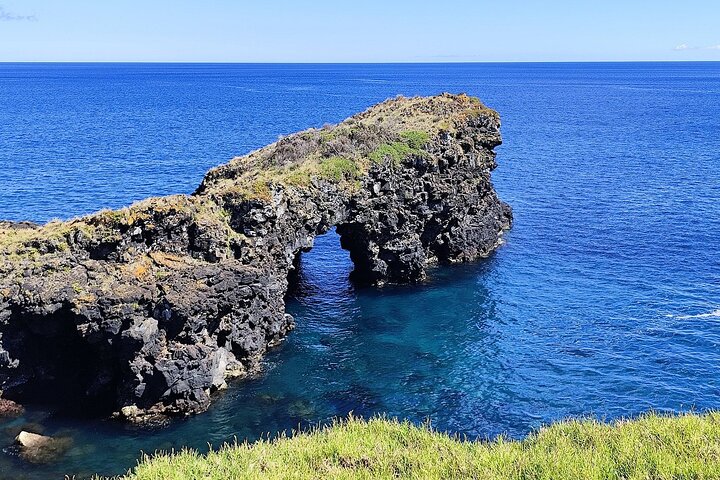 Faial Island: Full Day with Local Guide, Volcanoes and Landscapes