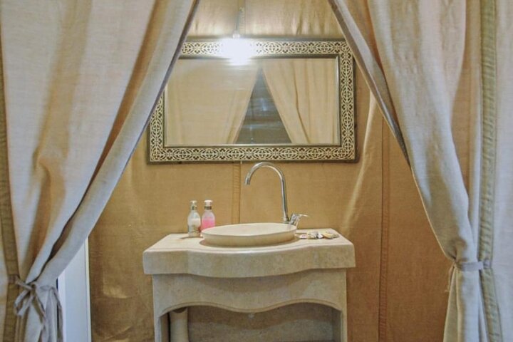 Camel Trekking & 1 Night in Merzouga Desert Camp