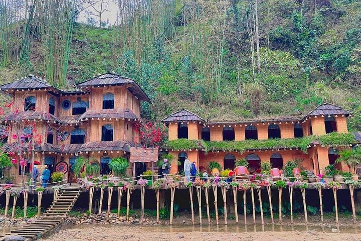 Sapa Private Car Rental–Half & Full Day & English Speaking Driver