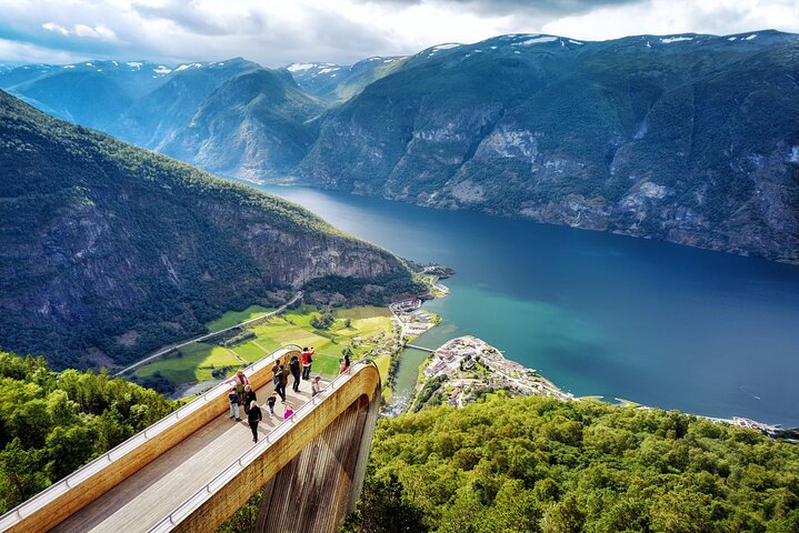 Bergen: UNESCO NærøyFjord Cruise, Flåm & Stegastein - Incl. Lunch