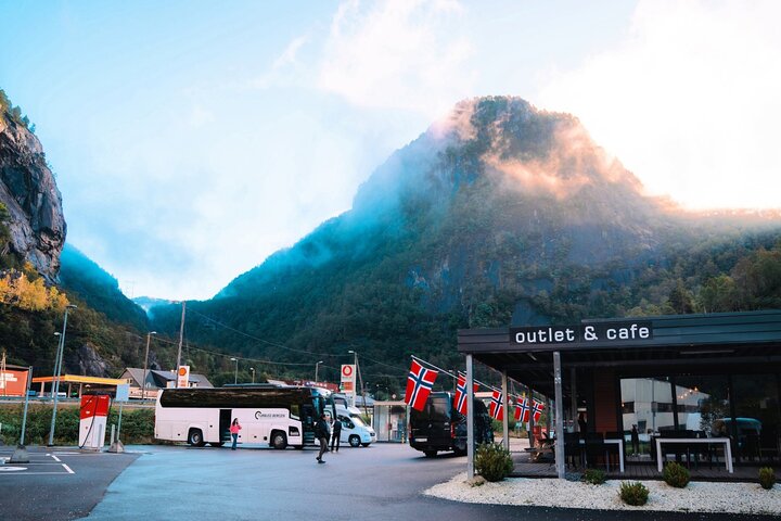 Bergen: UNESCO NærøyFjord Cruise, Flåm & Stegastein - Incl. Lunch