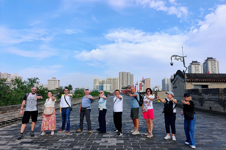 Xi'an: Exclusive Terracotta Army Tour & Local Family Lunch