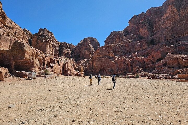 Petra Full Day Trip from Sharm El Sheikh with Lunch and Transfers