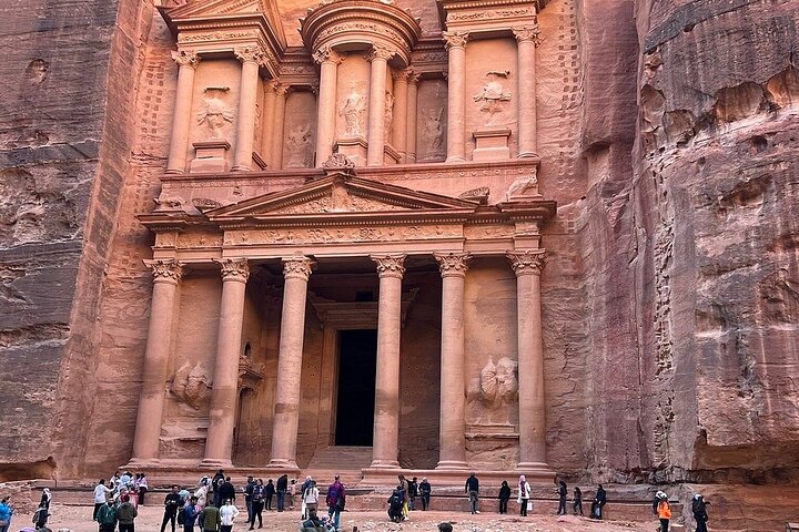 Petra Full Day Trip from Sharm El Sheikh with Lunch and Transfers