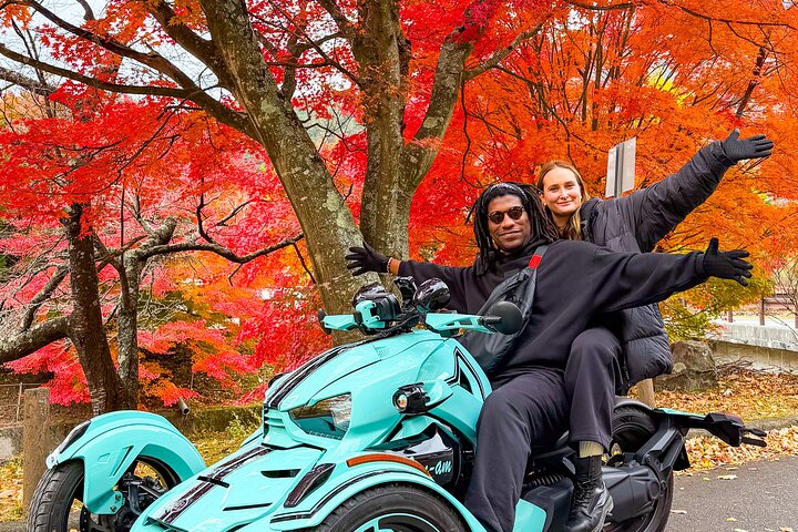 Mt. Fuji Scenic Trike Ride in Lake Kawaguchiko